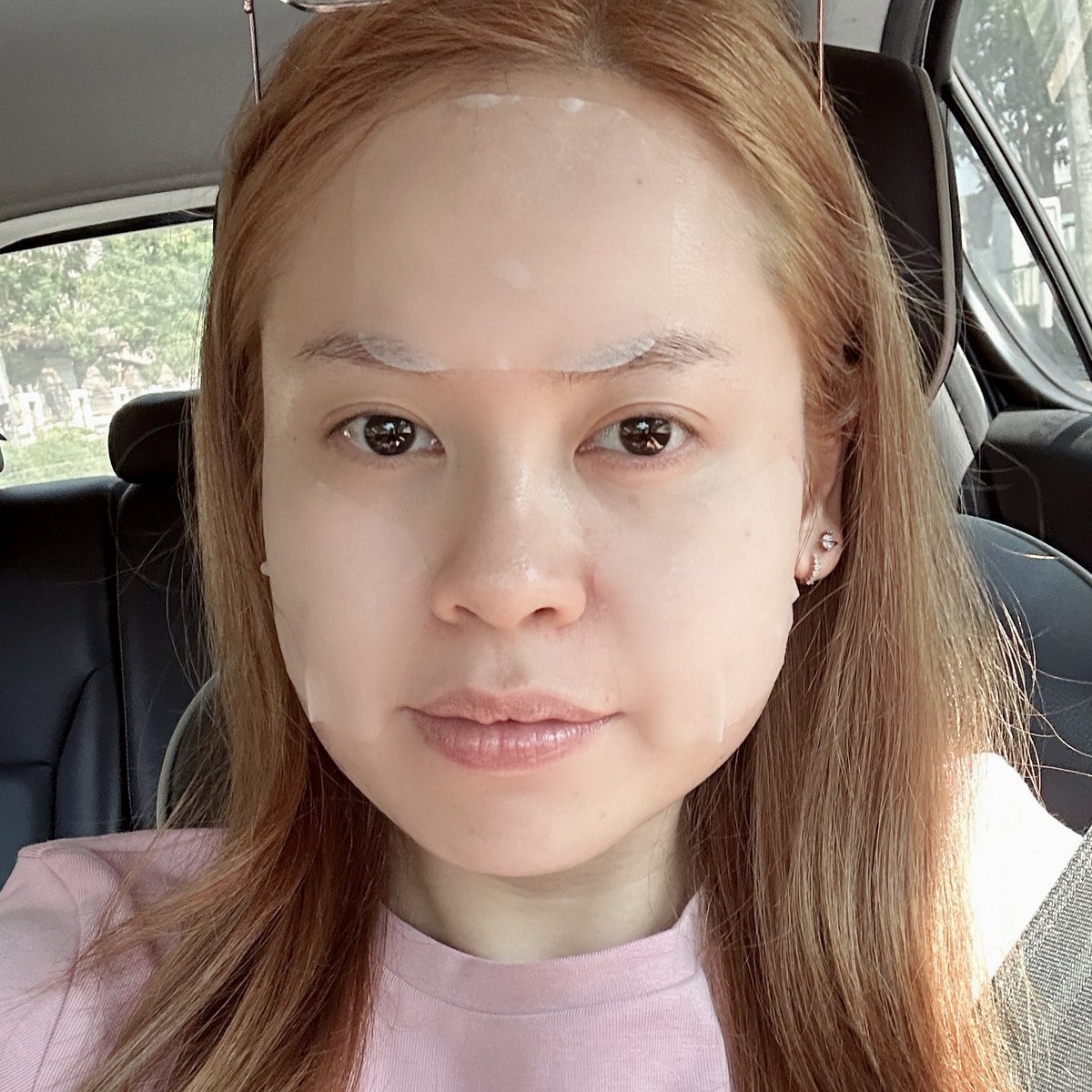 aispdiary's tweet image. บูสต์ผิวกันหน่อย Her Hyness แพดขาว เป็นสูตรที่ช่วยให้ผิว Glass Skin อิ่มน้ำ ภายใน 10 นาที ! เราแปะก่อนแต่งหน้า ระหว่างรอก็แต่งตาไป พอถึงเวลา มาลงงานผิวต่อ ลงคุชชั่นงานมาก ผิวเฟรช ผิวสวย แต่งหน้าง่ายขึ้น เลิฟ #ใช้จริงรีวิวจริง