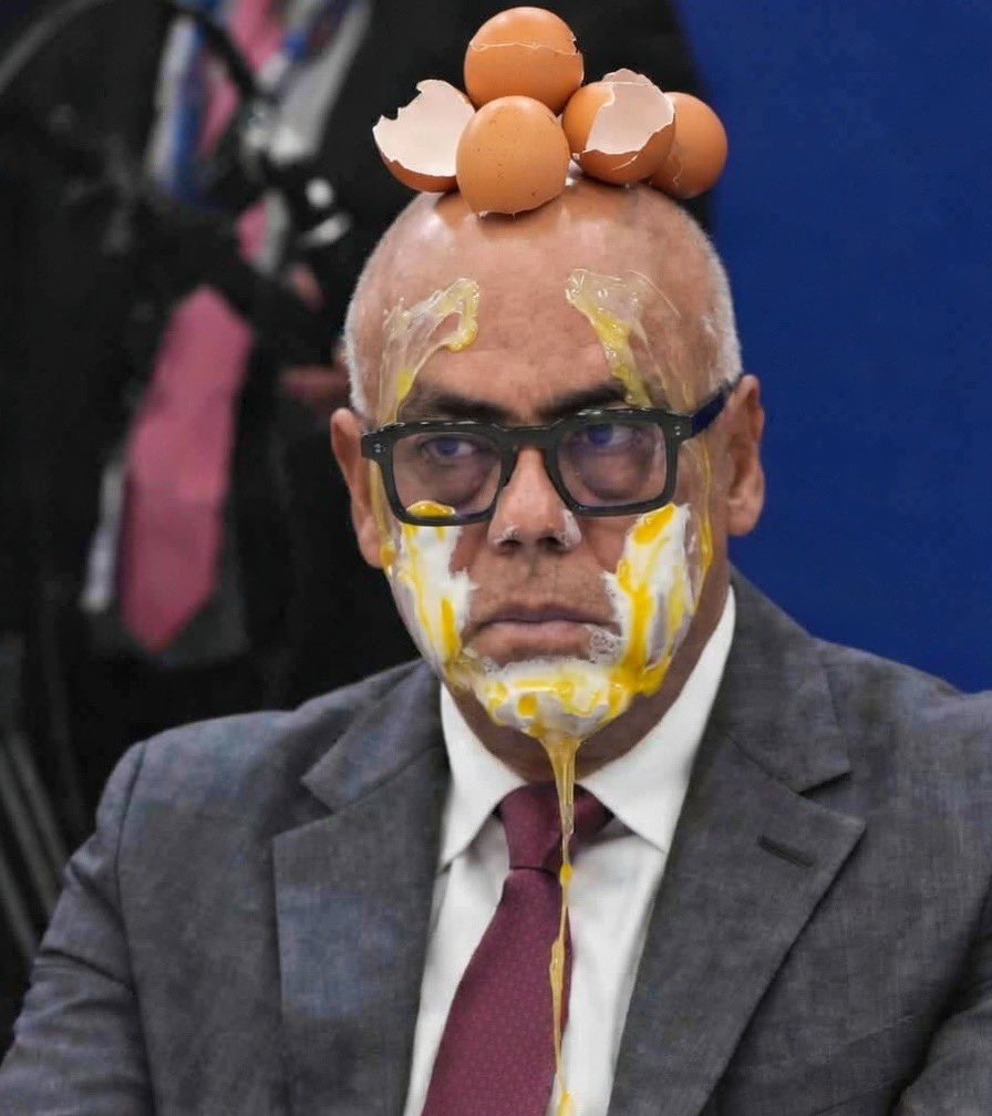 ¿Y el estúpido energúmeno, que se cree?