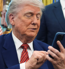🚨Bureau : Rinviato il lancio dello smartphone dorato di Trump Mobile a causa degli shutdown governativi