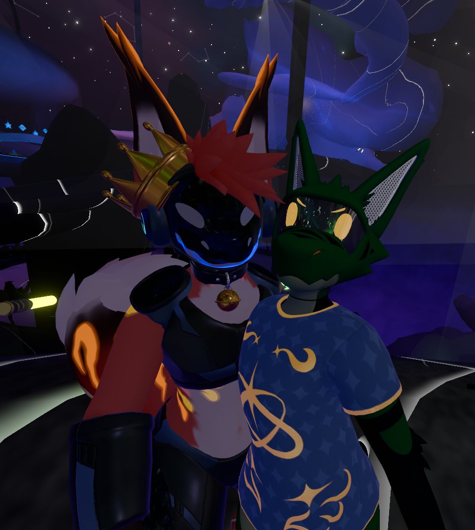 It was hard to pick just 4, but these are my favorite VRChat moments from 2025! From Furality Somna, Vket and Soaring Fitness, I got to make new friends, workout with an amazing community and have lots of fun with my chicken nugget boywife. 
See you in 2026! 🧡