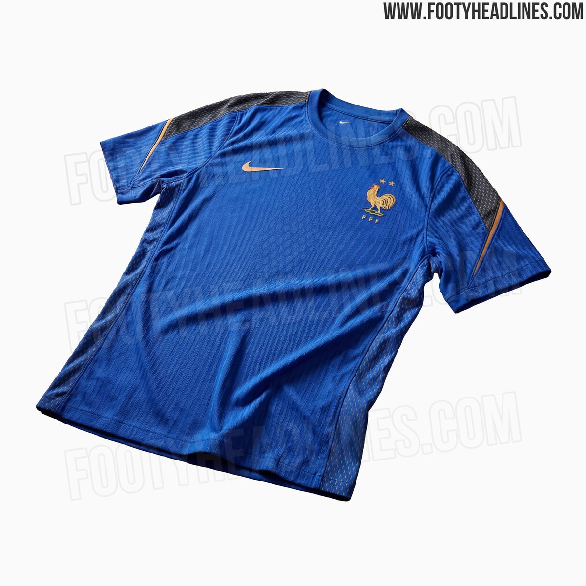 Footy_Headlines's tweet image. Home Kit 🆚 Training