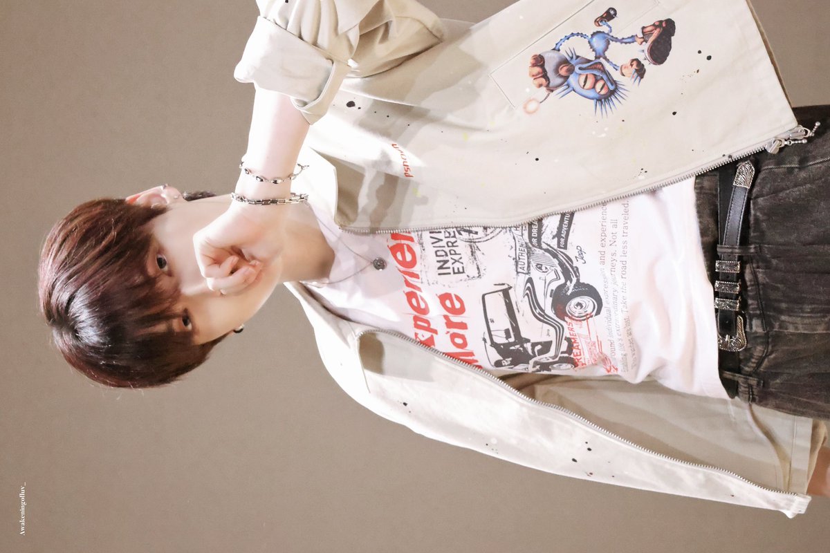 っ⩊＜ tweet media