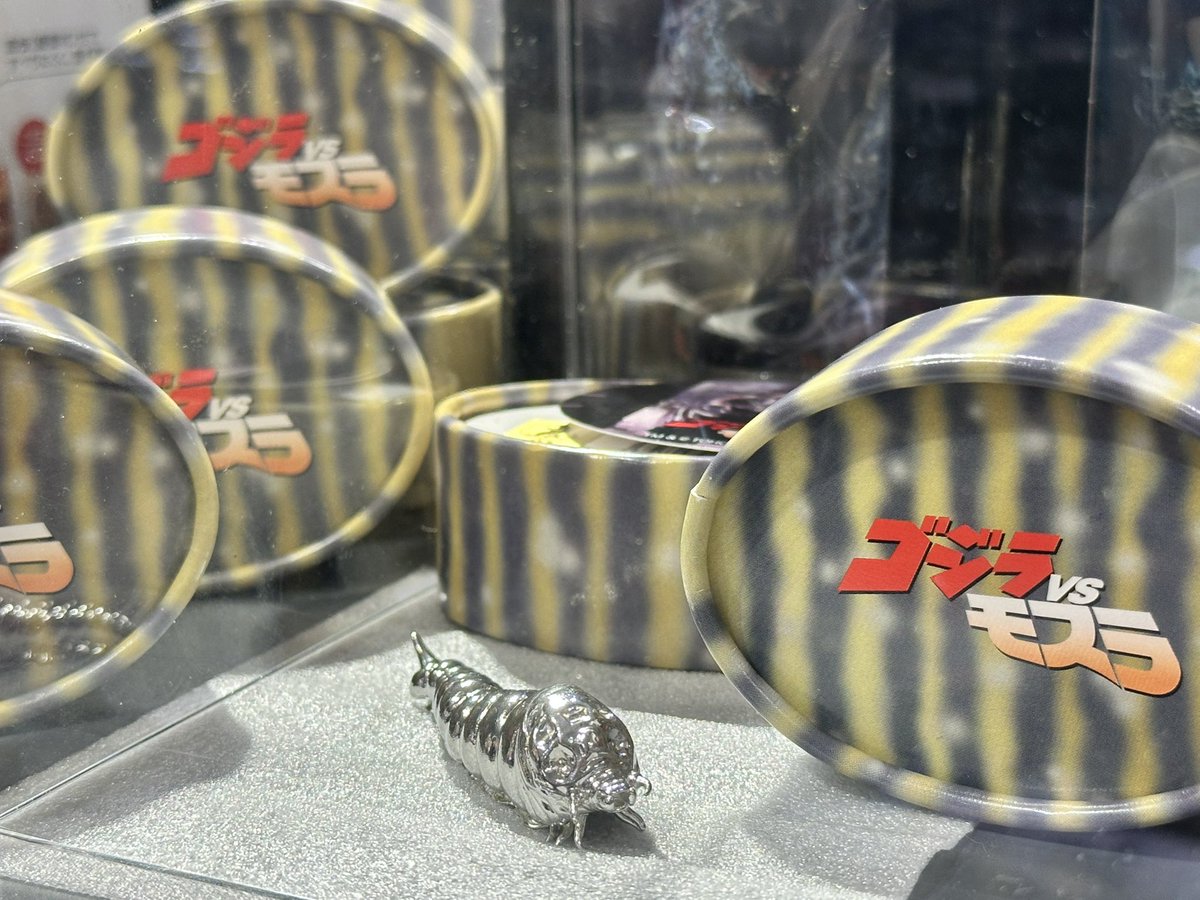 商品情報】 モスラ（1992）幼虫箸置き🐛🥢 3,960円(税込) モスラ卵型の