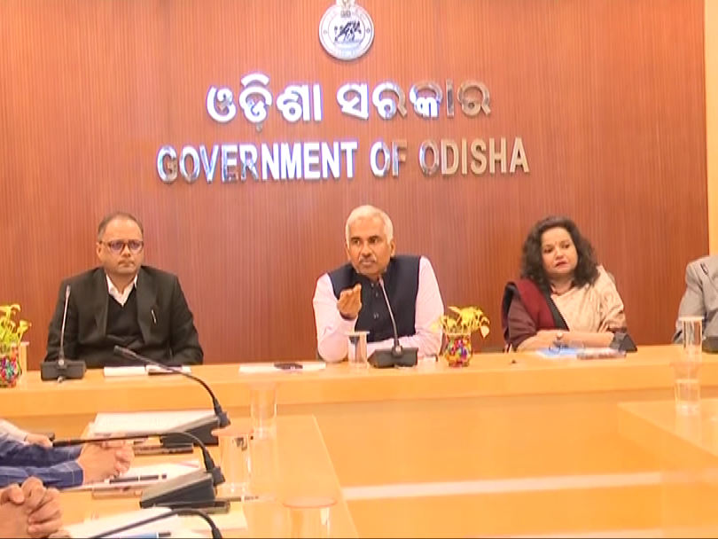 otvkhabar's tweet photo. #CSଙ୍କ_ଶେଷ_ସଚିବସ୍ତରୀୟ_ବୈଠକ
-ମୁଖ୍ୟ ଶାସନ ସଚିବ ମନୋଜ ଆହୁଜାଙ୍କ ଶେଷ ସଚିବସ୍ତରୀୟ ବୈଠକ
-ଆଜି ସରୁଛି ମୁଖ୍ୟ ଶାସନ ସଚିବ ମନୋଜ ଆହୁଜାଙ୍କ କାର୍ଯ୍ୟକାଳ
-୨୦୨୪ ଜୁଲାଇରୁ ମୁଖ୍ୟ ଶାସନ ସଚିବ ଦାୟିତ୍ଵରେ ରହିଛନ୍ତି
#ManojAhujaLastMeeting #EndOfTenureManojAhuja #CSFarewell #ManojAhujaRetires #ChiefSecretaryOdisha #OTV