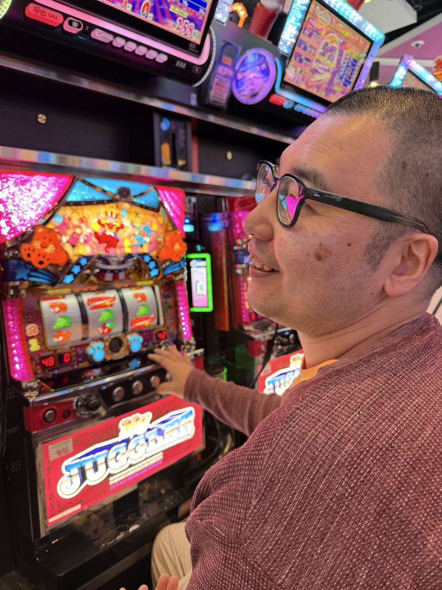 Game8111986's tweet photo. 今年の年末も大阪で過ごしてめっちゃ楽しかった！また来年きますわ🥹最後パーちゃんタボちゃんでパチンコ行って負けた🥹また来ますわ👍 https://t.co/NRYe0yasiv