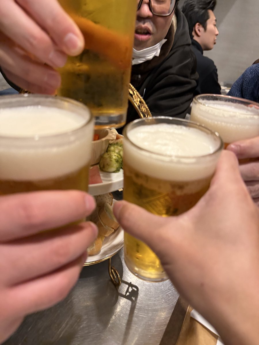 Game8111986's tweet photo. 今年の年末も大阪で過ごしてめっちゃ楽しかった！また来年きますわ🥹最後パーちゃんタボちゃんでパチンコ行って負けた🥹また来ますわ👍 https://t.co/NRYe0yasiv