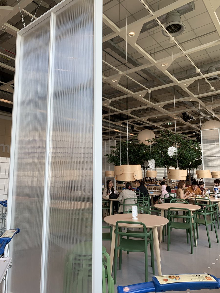naraya_store's tweet photo. ikea cafe は混雑していなくて良い https://t.co/iNSj3mENtP
