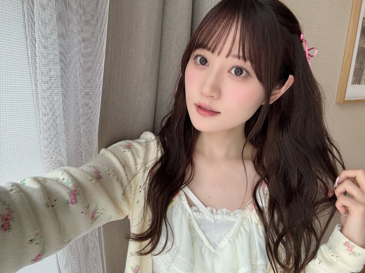 yui_ogura_815's tweet photo. 2025年も大変お世話になりました✨

目まぐるしく
駆け抜けた一年でした…‼︎

現場でご一緒させていただいた
関係各社の皆さま、演者の皆さま、
スタッフさん方、そして
さまざなイベントで応援に駆けつけて
くださったファンの皆さま☺️
改めて、心から感謝いたします♡

皆さんはどんな一年になりました？🫧