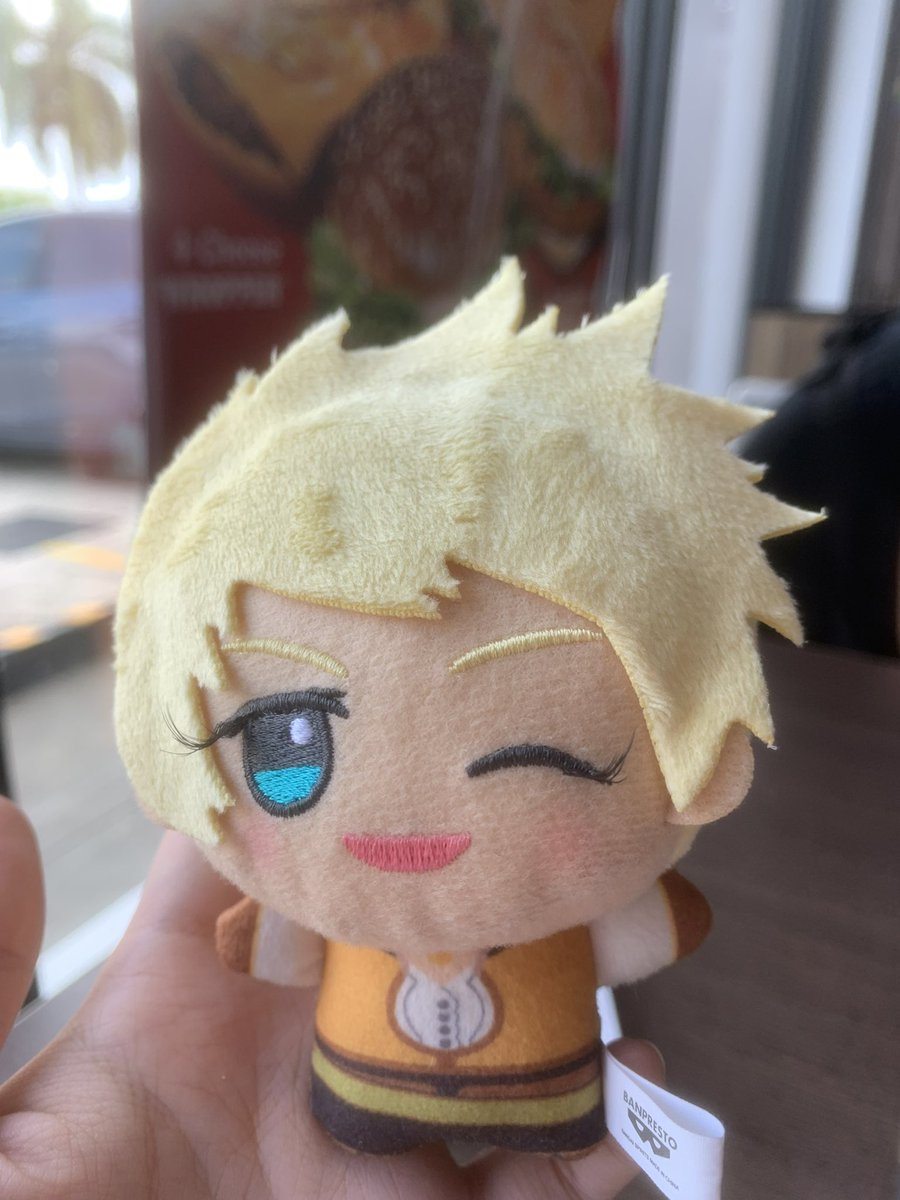kouphii's tweet image. I FOUND LASHES IN MY BAG LOOK AT MY LIL GUY PLUSH 😭😭😭