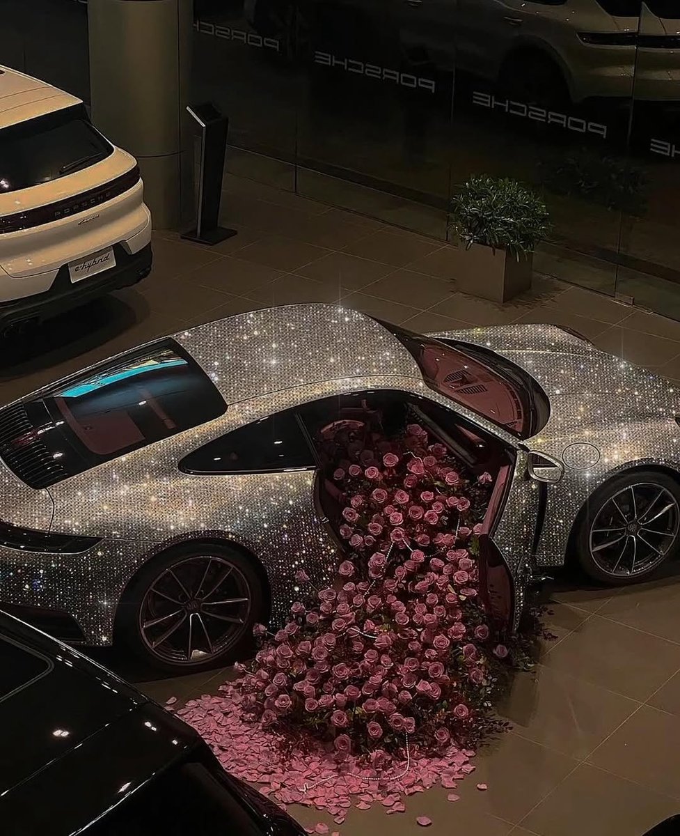 TheAutoHub's tweet image. Happy Valentine’s Day🌹