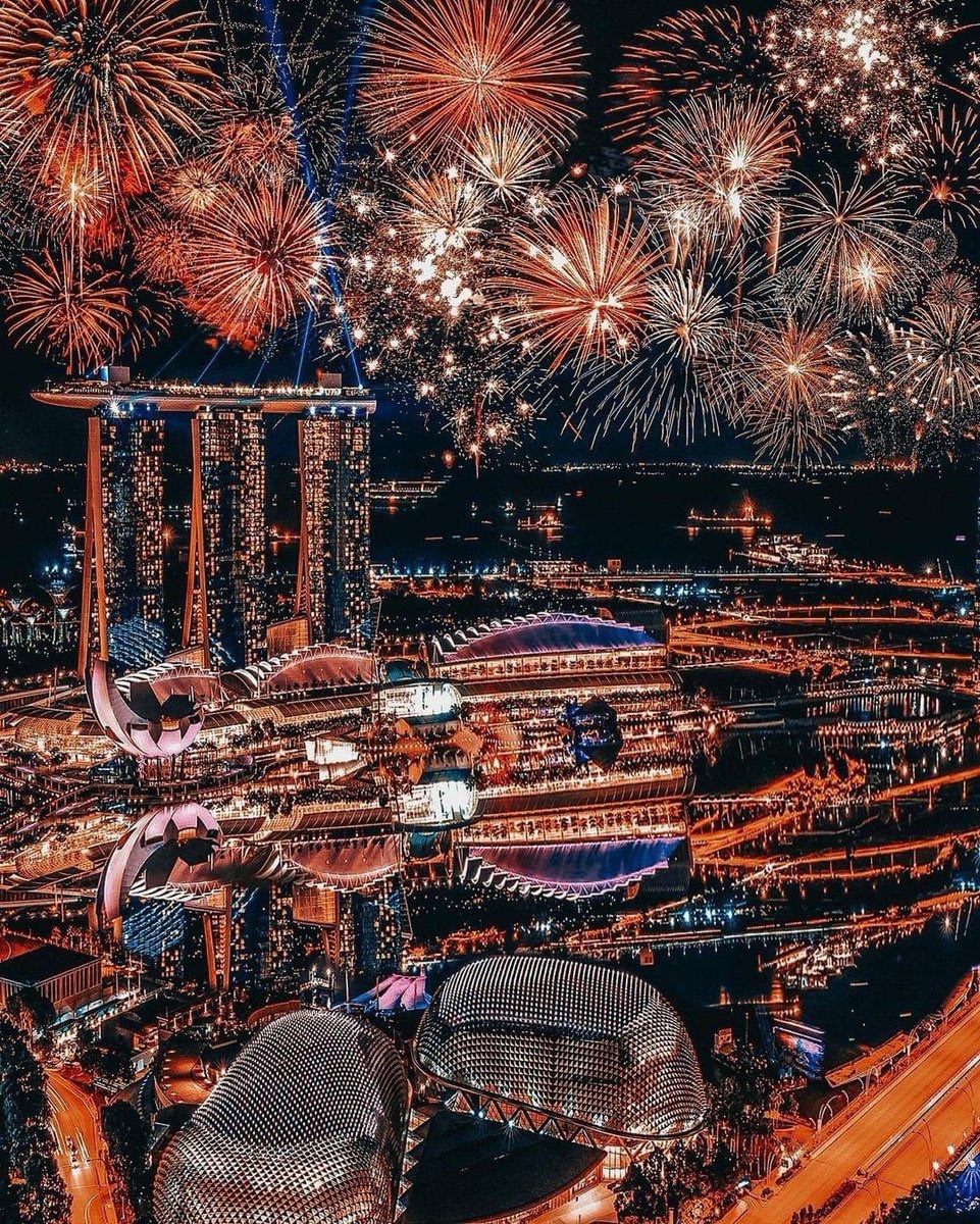 Happy New Year, Singapore 🇸🇬 🎇