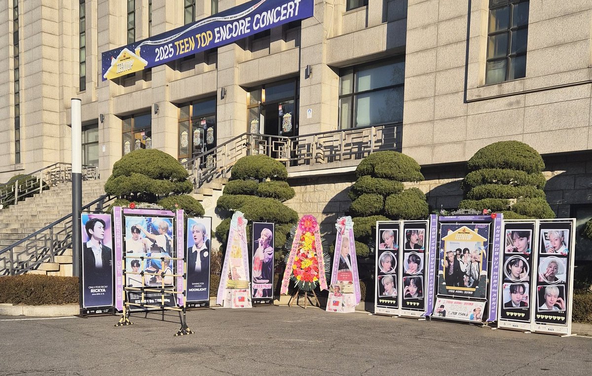 z_zero_1004's tweet photo. 두근두근💜
#2025TEENTOPENCORECONCERT #TEENTOP #틴탑 https://t.co/TJmzRxsFBV