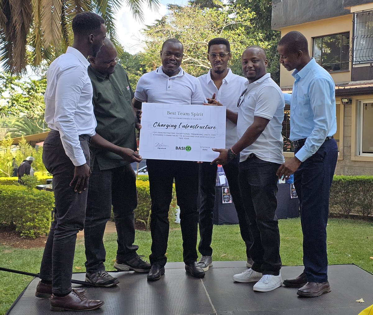 BasiGoKenya's tweet image. #EndOfYearCelebration: Congratulations to our Charging Team for winning the Best Team Spirit Award! Your energy, teamwork, and unwavering commitment are powering the growth of Kenya’s electric mobility ecosystem. Truly well deserved!
#BasiGoKenya #TeamExcellence #EOYParty2025