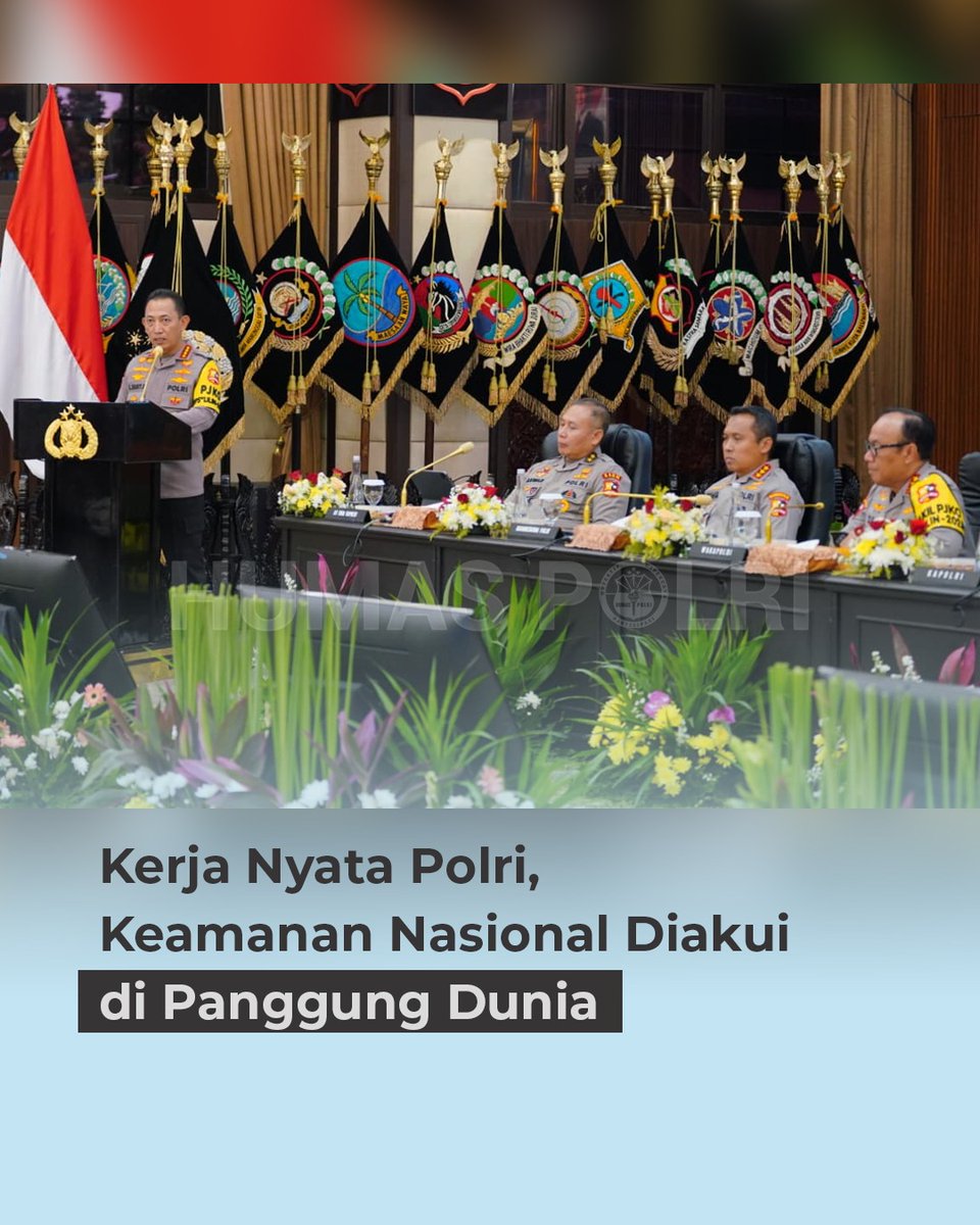 DivHumas_Polri's tweet photo. Dalam Rilis Akhir Tahun 2025 dipaparkan bahwa kepercayaan publik terhadap Polri sepanjang 2025 menunjukkan tren terus meningkat. Hasil tersebut berdasarkan survei yang diakui dari lembaga, baik nasional maupun internasional. Kapolri, Jenderal Polisi Drs. Listyo Sigit Prabowo, https://t.co/vU94ajok0I., menuturkan capaian tersebut merupakan hasil kerja keras seluruh jajaran Polri yang didukung partisipasi aktif masyarakat. Dukungan tersebut menjadi fondasi penting bagi Polri dalam menjalankan tugas menjaga keamanan, meningkatkan kualitas pelayanan publik, serta memperkuat profesionalisme dan integritas institusi. Selain itu, pada indikator safe to walk alone at night, sebanyak 83 persen responden di Indonesia menyatakan merasa aman berjalan sendirian pada malam hari. Capaian tersebut menempatkan Indonesia di peringkat ke-25 dari 144 negara yang disurvei.

“Ada hasil survei dari The Global Safety Report tahun 2025, Indonesia memperoleh skor 89 pada Law and Order Index, yang menempatkan Indonesia di peringkat ke-19 dari 144 negara. Indeks ini mengukur tingkat rasa aman masyarakat serta kepercayaan terhadap penegak hukum,” jelas Kapolri di Rupattama Mabes Polri, Jakarta Selatan, Selasa (30/12). 

Komitmen Perkuat Pendekatan Humanis #PolriUntukIndonesia