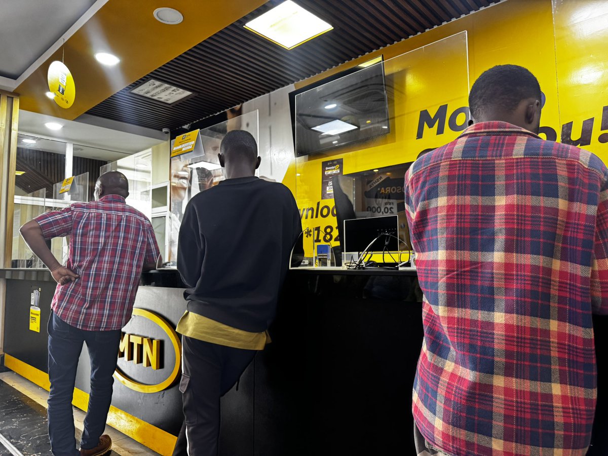 JosephRyarasa's tweet image. As i was listening to the citizens on TV via the @rbarwanda  complaining about service delivery as you can see in the clip below . I had to think twice how we are as society! We often complain about poor service delivery, but we sometimes forget a difficult truth: society gives…