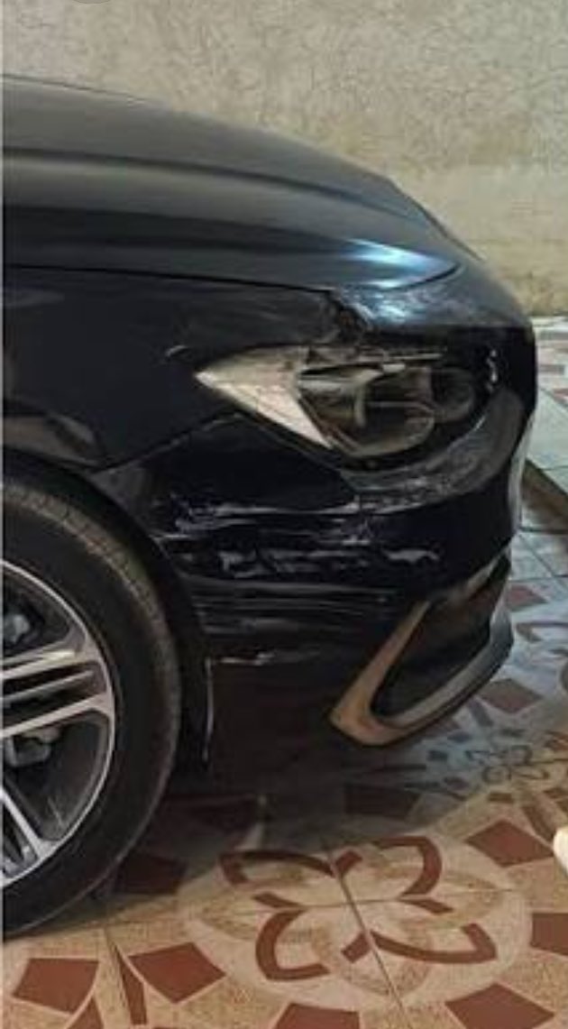 دعوني احكي لكم  "نيابة عن المتضررين" 
حكاية #حكة_رفرف .
…
نحن لا نستأجر سيارات بوعد امتلاكها… نحن نستأجر القلق فقط … قلق ملئ بالثقوب السوداء … قلق من خلال استنزافنا المالي والنفسي .. ان اسوء أنواع القلق هو شعورنا الوهمي بالامتلاك … قلق لِما ندفعه من مدخراتنا … مقابل ملكية