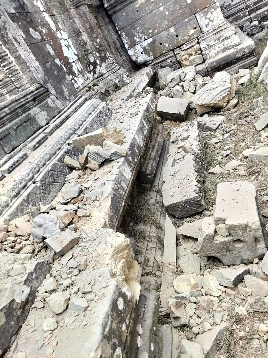 noansereiboth's tweet photo. Rubble and destruction mark Preah Vihear Temple after brutal border clashes. https://t.co/kYex64JDR0