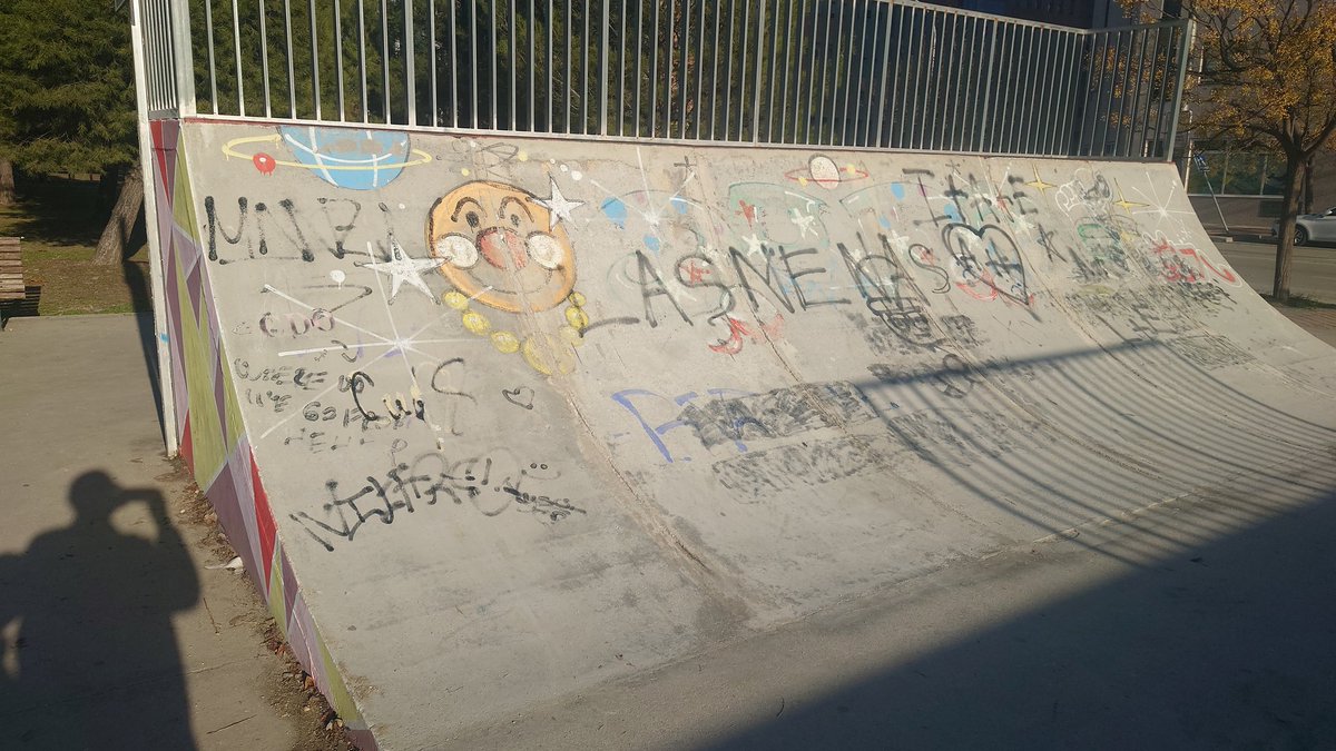En un parque putrefacto de Vallecas alguien conoce al AnpanMan gitano y ya nunca podré descansar tranquilo xD