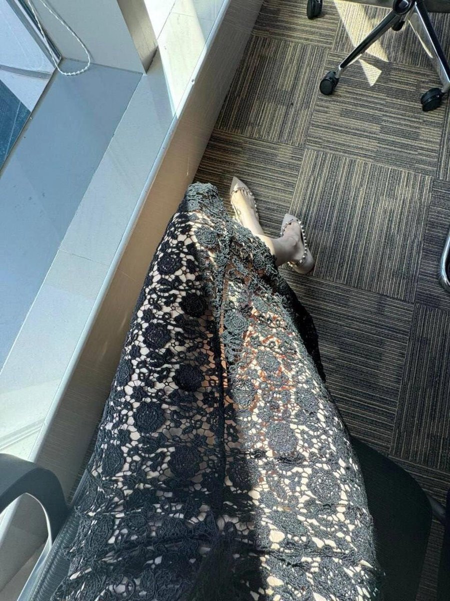 曾经看过一个调查，说老师律师和医生中的女人，是性压抑最严重的女人...其实我觉得也可以理解，毕竟工作压力真的好大！！！

但是老师又相对好些，毕竟有寒暑假可以缓解，但真的，我觉得最好的释放途径还是欲望....