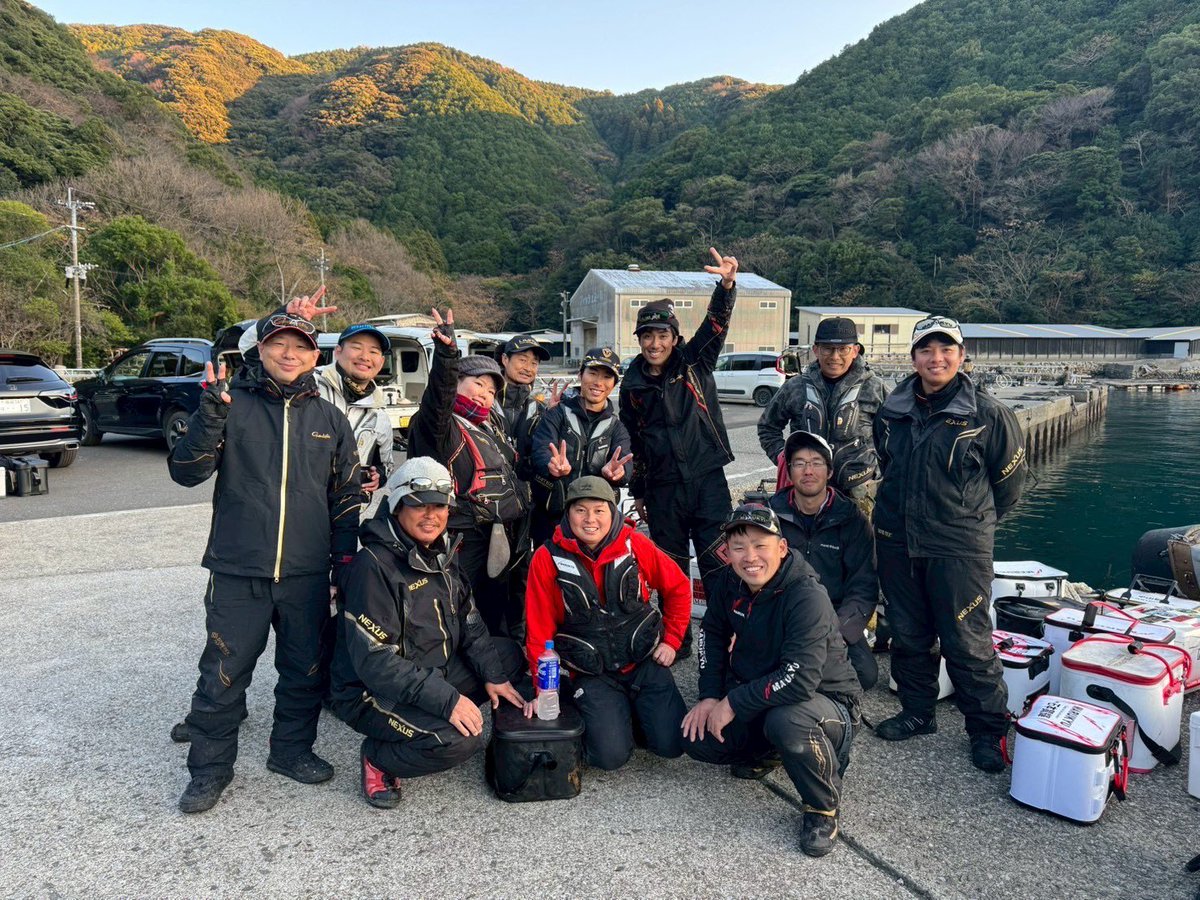 1654Hk's tweet photo. 28日はクラブの釣り納めで米水津へ！
40オーバーは釣れませんでしたが楽しめました😊
30日は単独で米水津へ！
40オーバー含み数も釣れて良い釣り納めになりました😊
#RoiRoi倶楽部 https://t.co/2VfVx7Smg8