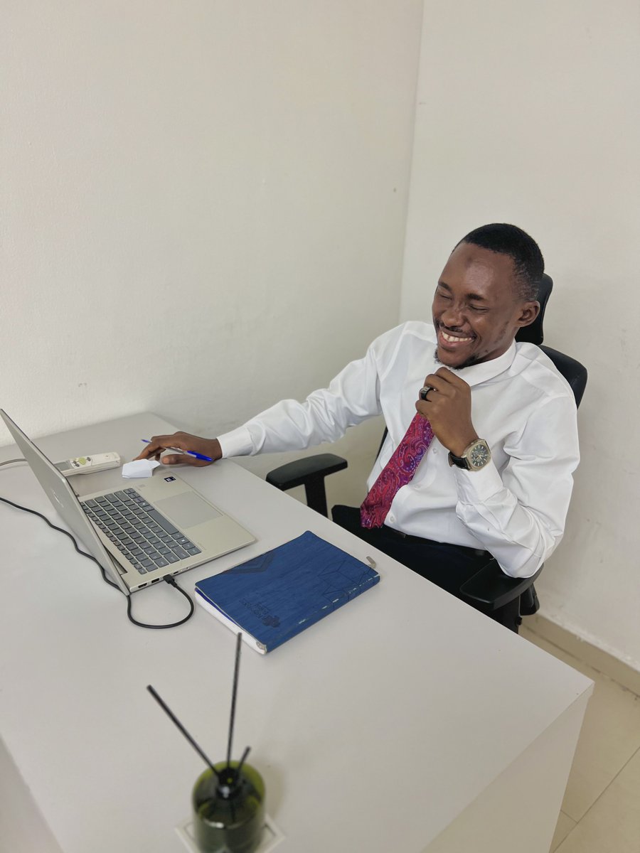 TundeAhmedTunde's tweet photo. Your Go-to Banker. https://t.co/572u6Ros58