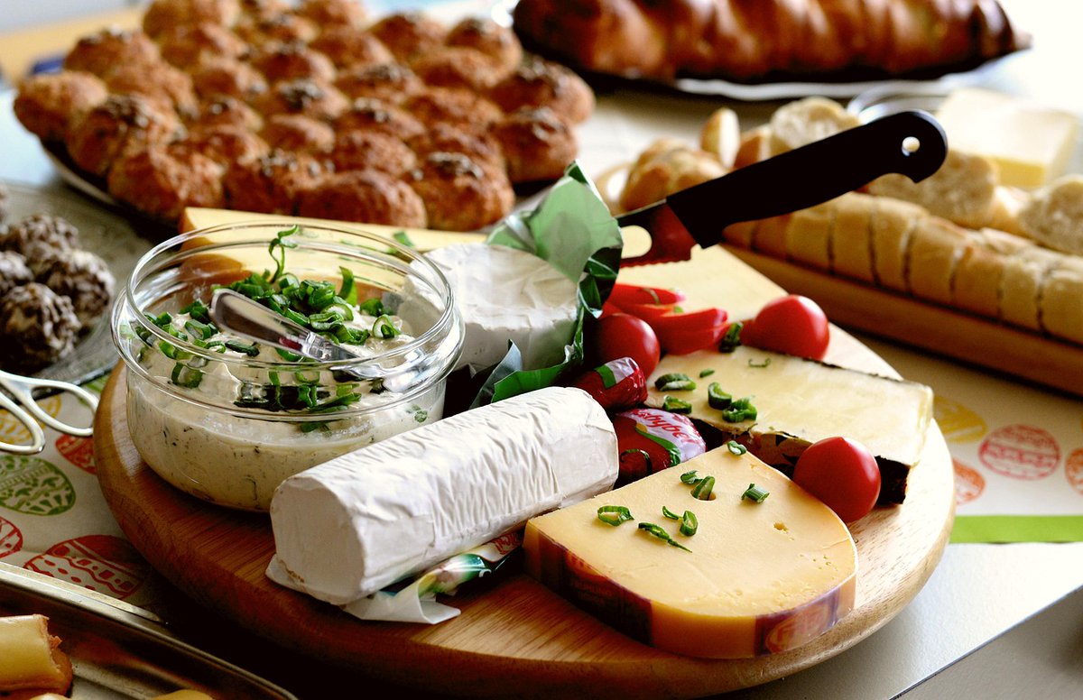 pleasefinditltd's tweet photo. NEW YEAR'S EVE BUFFET https://t.co/GO64dBi7Ae