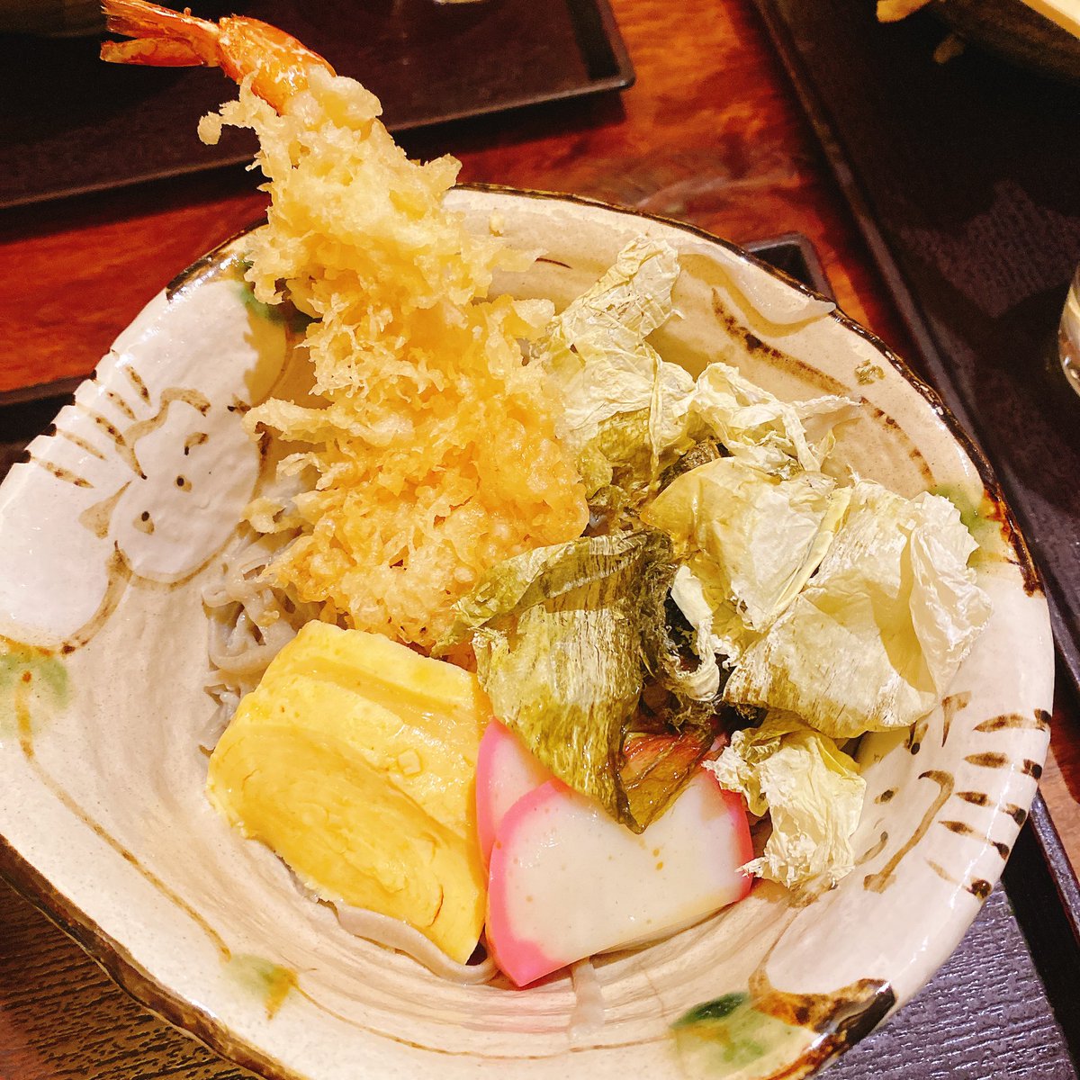 今年も大好きな蕎麦屋の晦日そばです。
いつもめちゃくちゃ迷うけど今年は冷やし。
高槻よいとこ一度はおいで〜〜