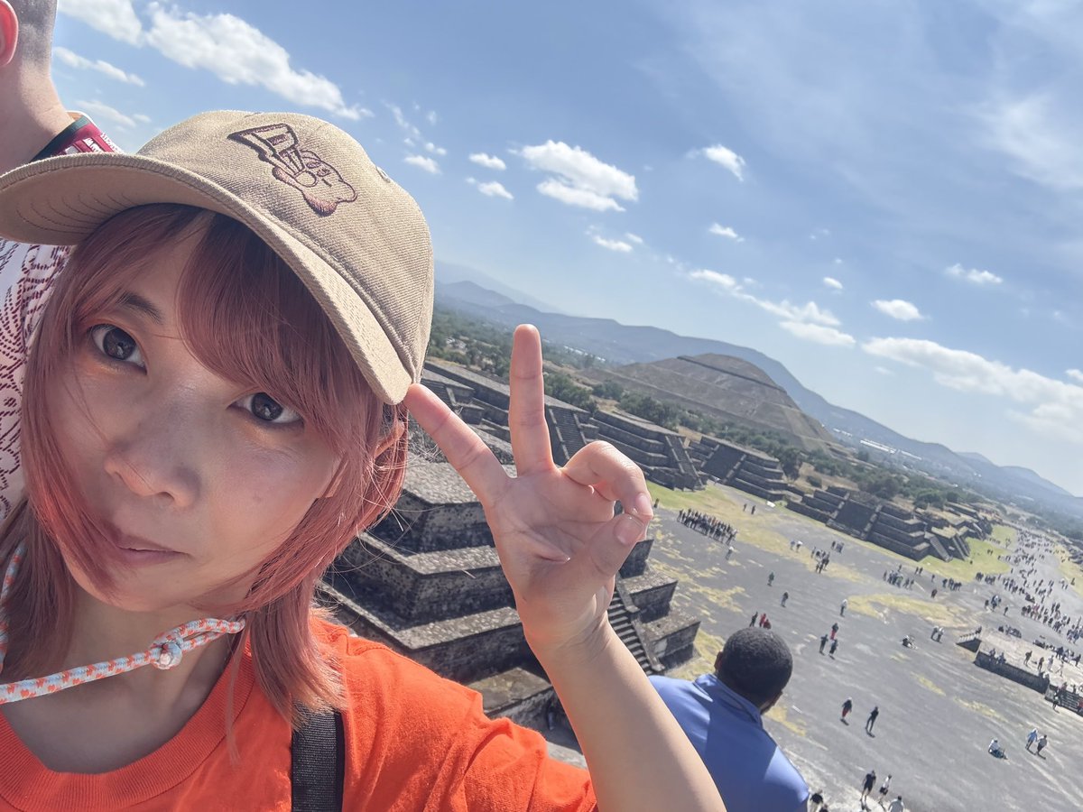 nk147cm's tweet photo. ミサヲとタッグチャンピオンになり、MLWではアメリカ各地のビルを破壊した。6年ぶりのメキシコはたくさん刺激をもらってきた。あと最近はゾウとハグもした。後輩たちを何人か見送ったのはちょっぴり寂しい。
いろいろあった！がんばった！来年はもっとがんばるよ！ https://t.co/ri3ticqOt5
