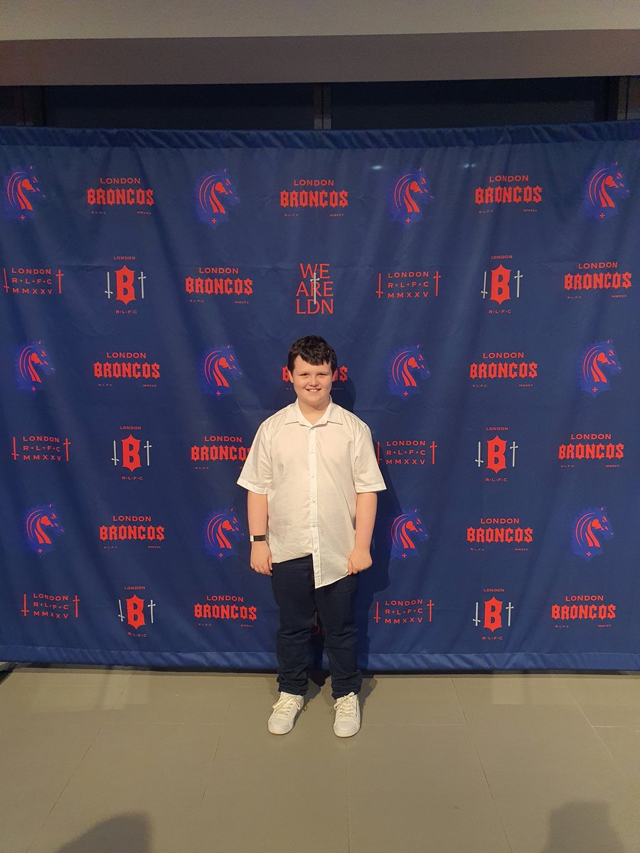 Six_Again tweet media