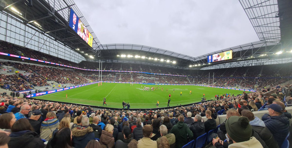 Six_Again tweet media