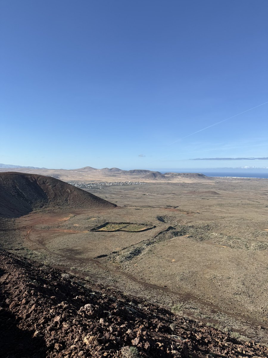 iphi1's tweet image. Today’s mood . Calderon Hondo.