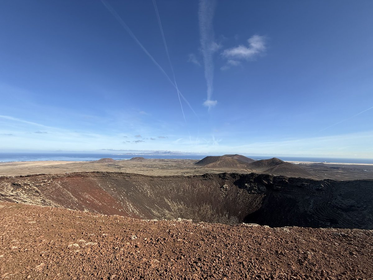 iphi1's tweet image. Today’s mood . Calderon Hondo.