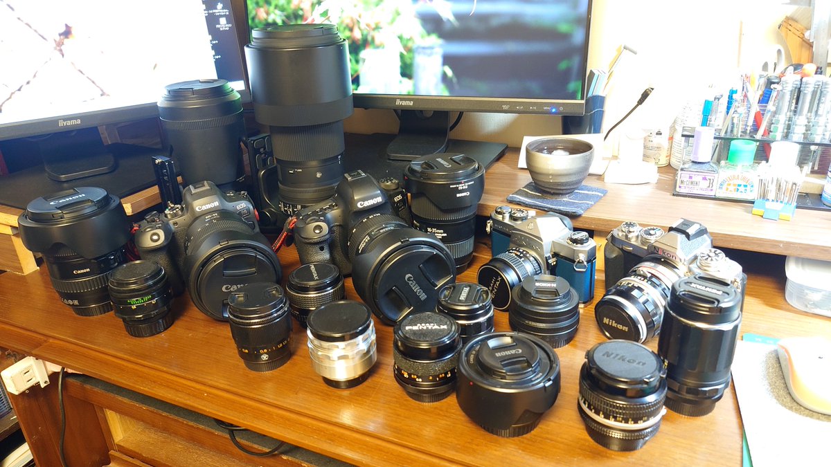 年末恒例のカメラ、レンズ大掃除しました😊
今年はキャノンR6Ⅱを購入、オールドレンズも数本増えました！
来年もいろいろと撮りに行きたいと思います😊