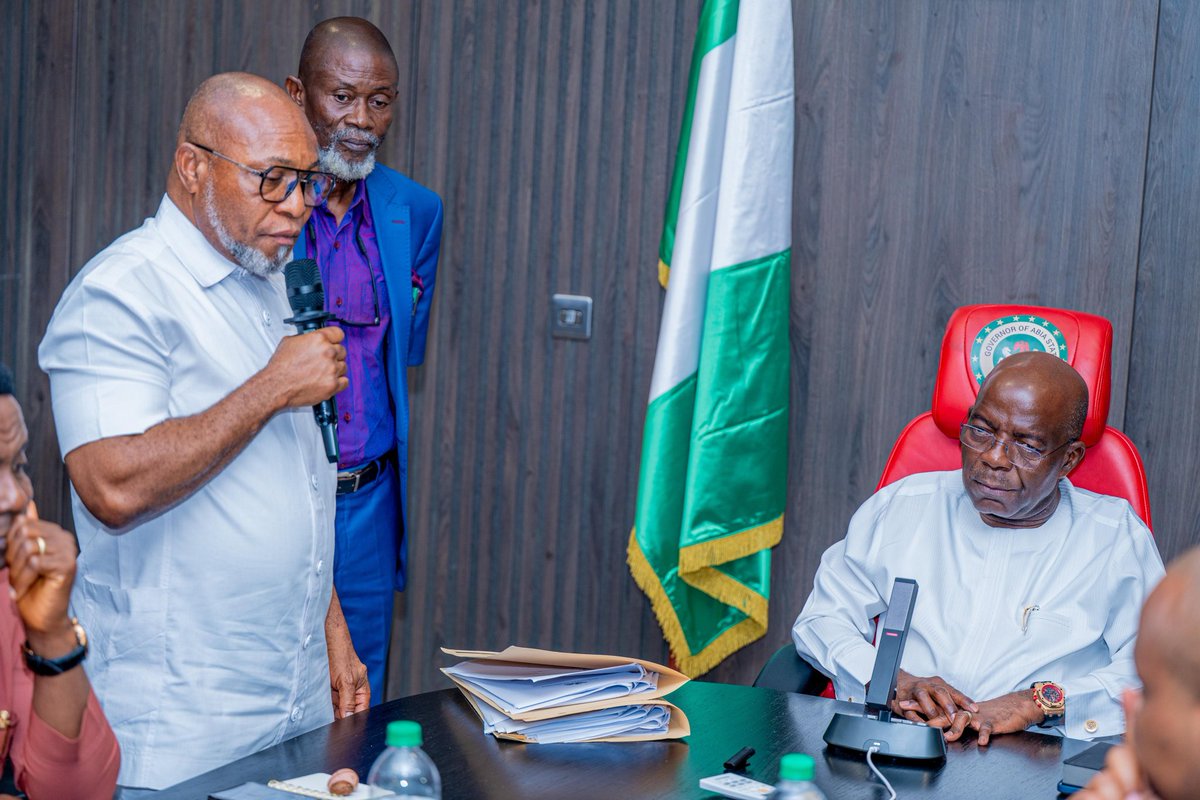 pinkpearl_b's tweet photo. This is how governance should look. 🇳🇬👏🏾
Abia just did something most states are scared of.
Governor Alex Otti just signed the
THREAD 🧵👇🏾
Alex Otti Jason Momoa ADC in Enugu State Labour Party Transfer Levy Jason Momoa Emirates #DavidNGA https://t.co/oieL6JjO6K