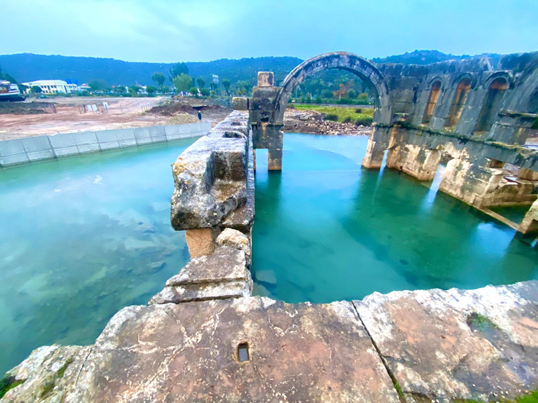 chenear's tweet image. Antalya'da 2025'in keşifleri
KÜLTÜR ve Turizm Bakanlığı'nın 'Geleceğe Miras' projesi kapsamında Antalya genelinde 20'den fazla noktada yürütülen kazı ve araştırma çalışmalarında, 2025 sezonunda ortaya çıkarılan başlıca keşifler belirlendi. HABERİ 👇
ntv.com.tr/galeri/yerel-h…