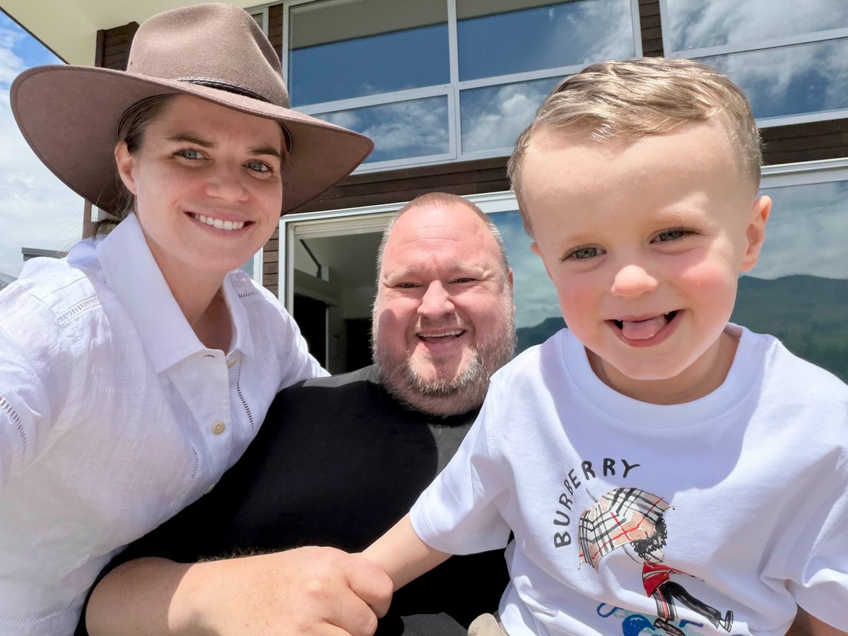 Kim Dotcom tweet media