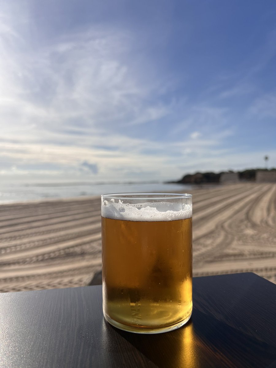 Por un 2026 de muchas alegrías en verdiblanco para todos los béticos.

Por un 2026 en el que sigamos viviendo momentos inolvidables.

Por un 2026 en el que sigamos unidos.

Por un 2026 en el que sigamos creciendo.

¡VIVA EL BETIS! 💚