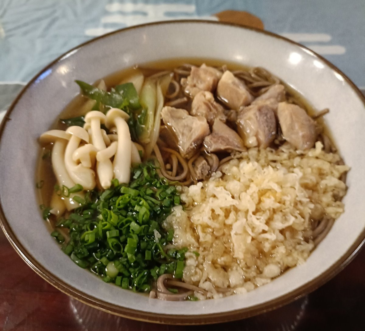 鶏南蛮そば食べきた
今年は年越しそば食べれた良かった