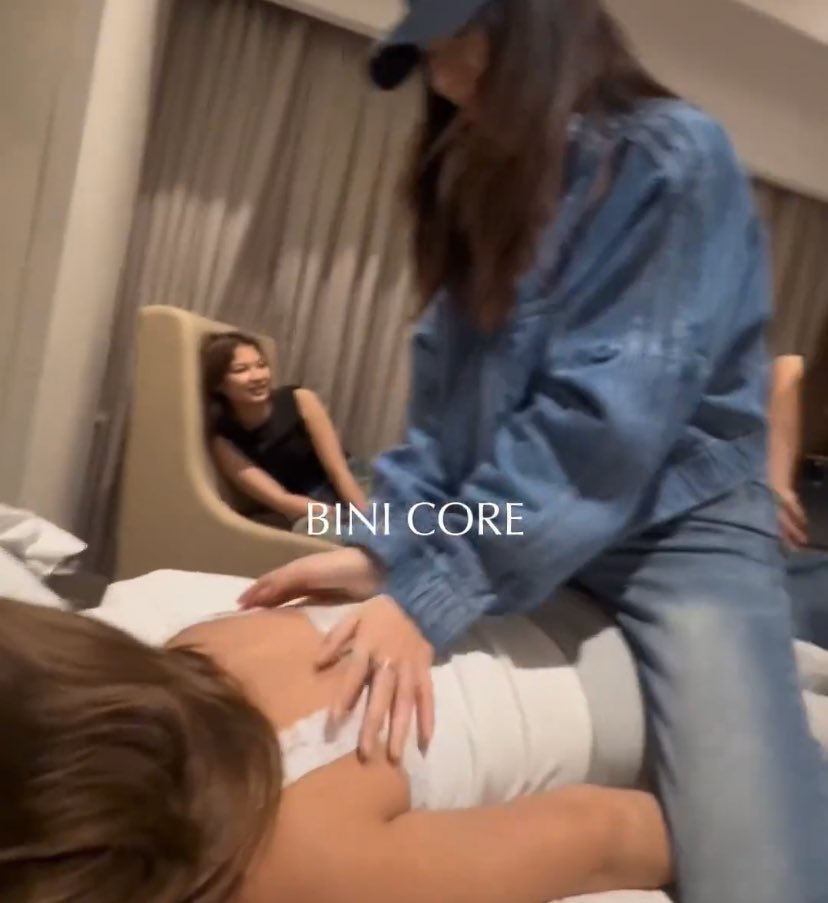 bakit ayaw niyong maniwala na mikhaiah ‘to? nakalimutan niyo bang roommate sila nung time na ‘yan tapos yung “and iiiiiii love—“ na hindi tinuloy ni mikhs? 😭