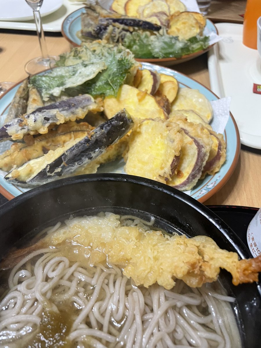 una26237491's tweet photo. 大晦日はお蕎麦と天ぷらが我が家の定番 https://t.co/Pc8dKNRzO3