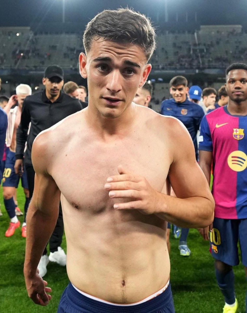 FootballFan2_'s tweet image. 6. Gavi (-2)

- Nationality: Spanish 🇪🇸 
- Age: 21 y/o
- Plays for: FC Barcelona

Gavi has received 48 points