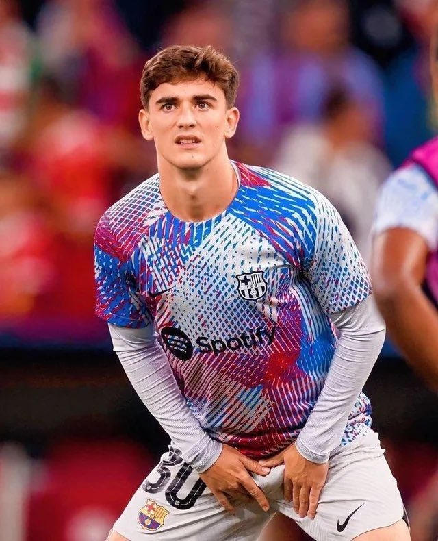 FootballFan2_'s tweet image. 6. Gavi (-2)

- Nationality: Spanish 🇪🇸 
- Age: 21 y/o
- Plays for: FC Barcelona

Gavi has received 48 points