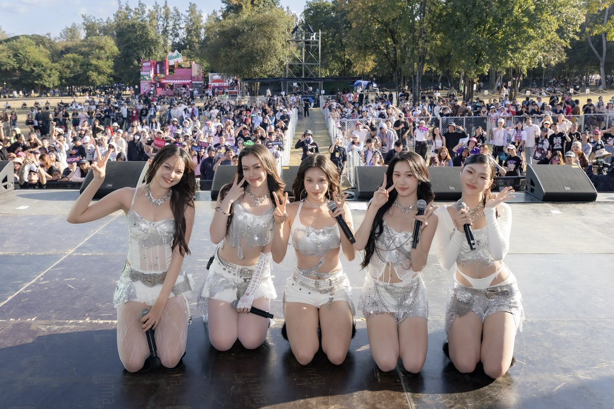 sonyaproud's tweet image. #VIIStoVIISBII 
เขียนถึงพวกหนูกันแล้ว ขอเขียนกลับบ้างเน้อะ

ปีนี้ผ่านเรื่องราวมาด้วยกันตั้งมากมายเลยเน้อะ ไม่ว่าจะเรื่องของวิส หรือเรื่องต่างๆที่ทุกคนรวมถึงหนูเจอตลอดปีที่ผ่านมานี้ มันยากมากเลยเน้อะ แต่ว่าเราก็ยังอยู่มาได้กันถึงวันนี้นี่หน่า ต่อให้ตื่นมาพรุ่งนี้ก็เป็นวันอีกวันนึง…