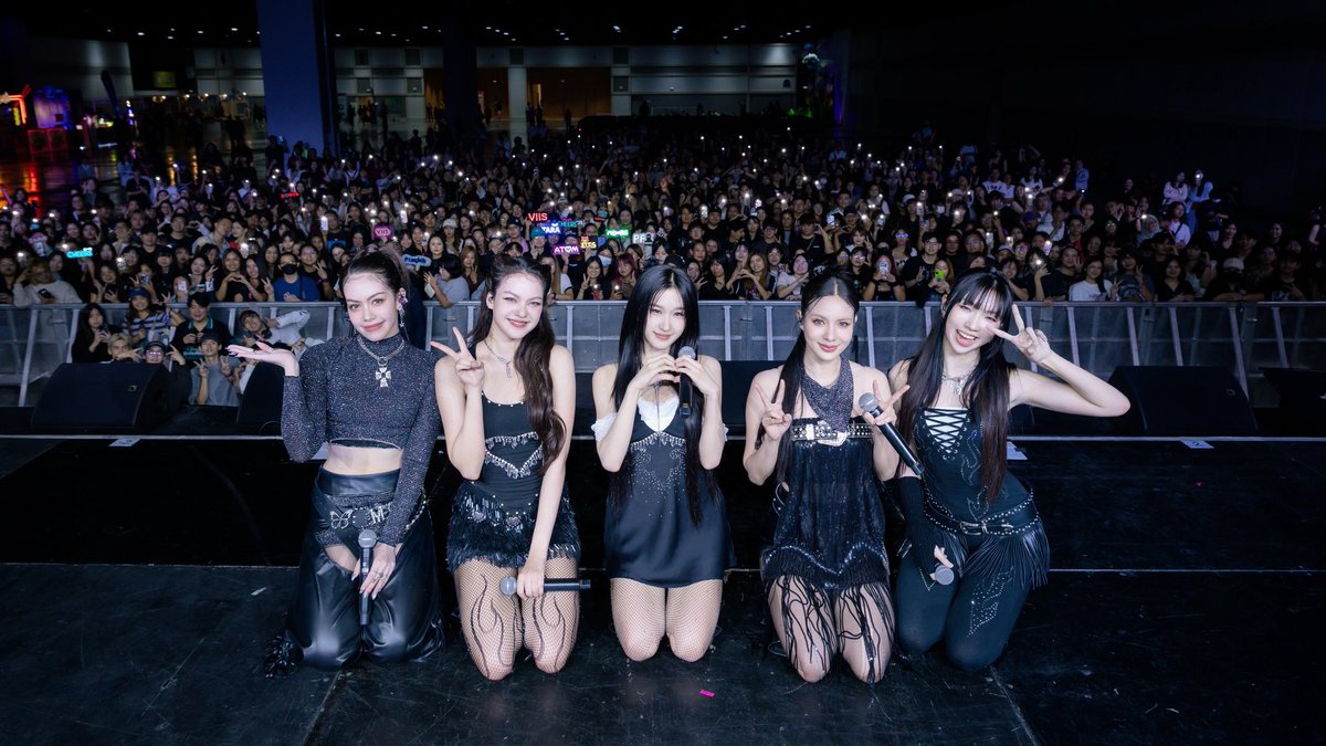 sonyaproud's tweet image. #VIIStoVIISBII 
เขียนถึงพวกหนูกันแล้ว ขอเขียนกลับบ้างเน้อะ

ปีนี้ผ่านเรื่องราวมาด้วยกันตั้งมากมายเลยเน้อะ ไม่ว่าจะเรื่องของวิส หรือเรื่องต่างๆที่ทุกคนรวมถึงหนูเจอตลอดปีที่ผ่านมานี้ มันยากมากเลยเน้อะ แต่ว่าเราก็ยังอยู่มาได้กันถึงวันนี้นี่หน่า ต่อให้ตื่นมาพรุ่งนี้ก็เป็นวันอีกวันนึง…