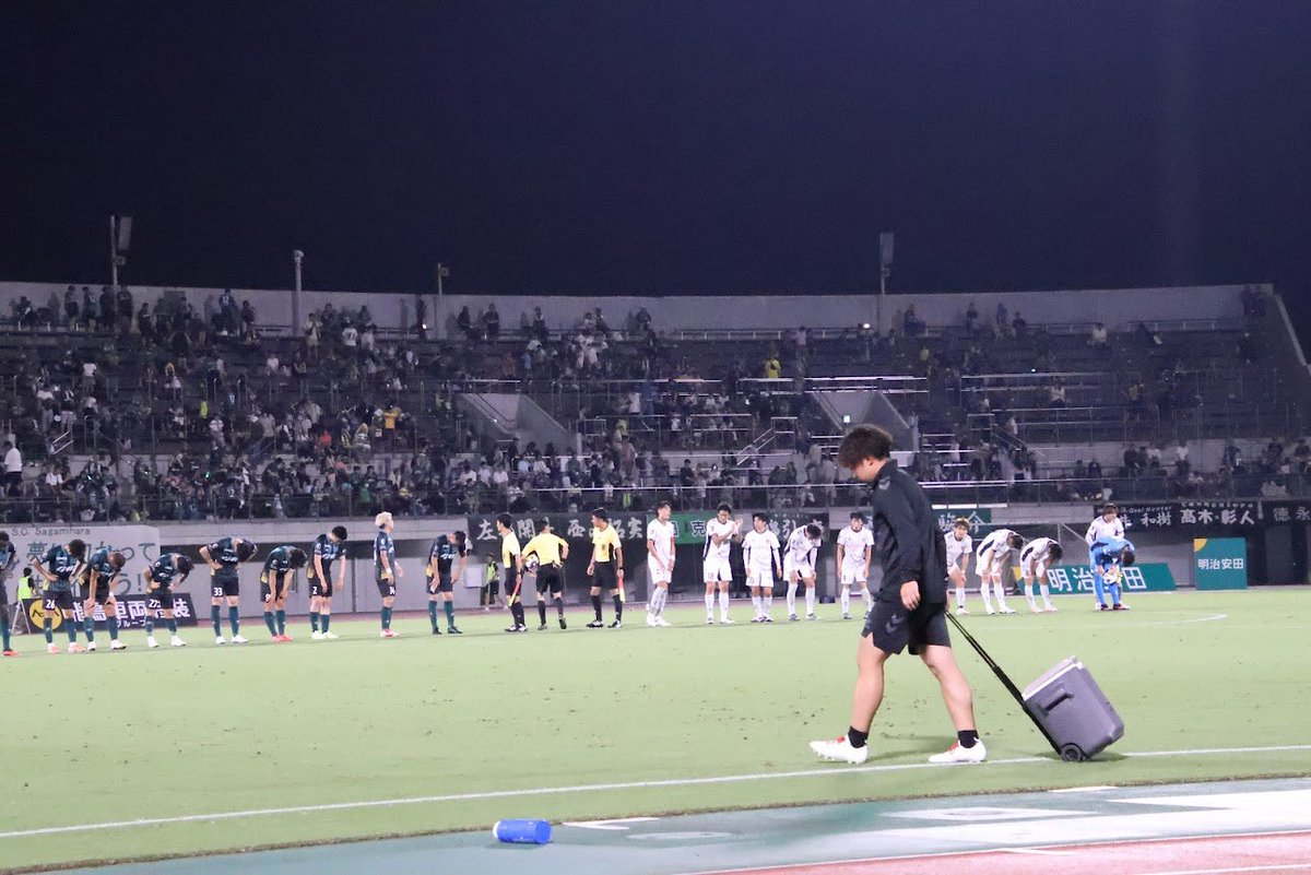 yuta_trainer's tweet photo. 2025年も皆さんありがとうございました！😊
2026年もよろしくお願いします！
良いお年をお迎えください！

#福島ユナイテッド
#fufc 

#yasuda 
#ヤスダ
#ligaresta 

#jleague https://t.co/CelFaYMTUd