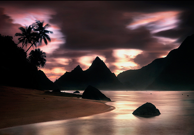 EnderEd777's tweet photo. Last-of-the-Year Wednesday Cheers!
*** Wishing that you Flourish in all Ways in 2026! ***
- monsoon sunrise over Ofu Island, Samoa (c. Michael Anderson)
#photography #photo #foto #sunrise #monsoon #ofu #ofuisland #gooddayphotos https://t.co/VGaOv4LY8U