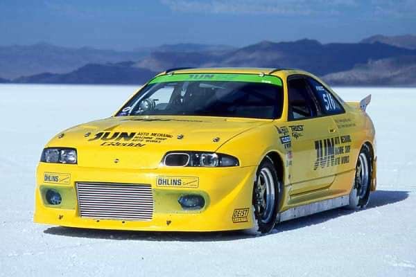 fox_day1's tweet photo. JUNオートチューンによってチューニングされたR33 GT-Rがボンネビル・ソルトフラッツを走行する。 #r33 #jdm #gtr https://t.co/onLG0OcoG4