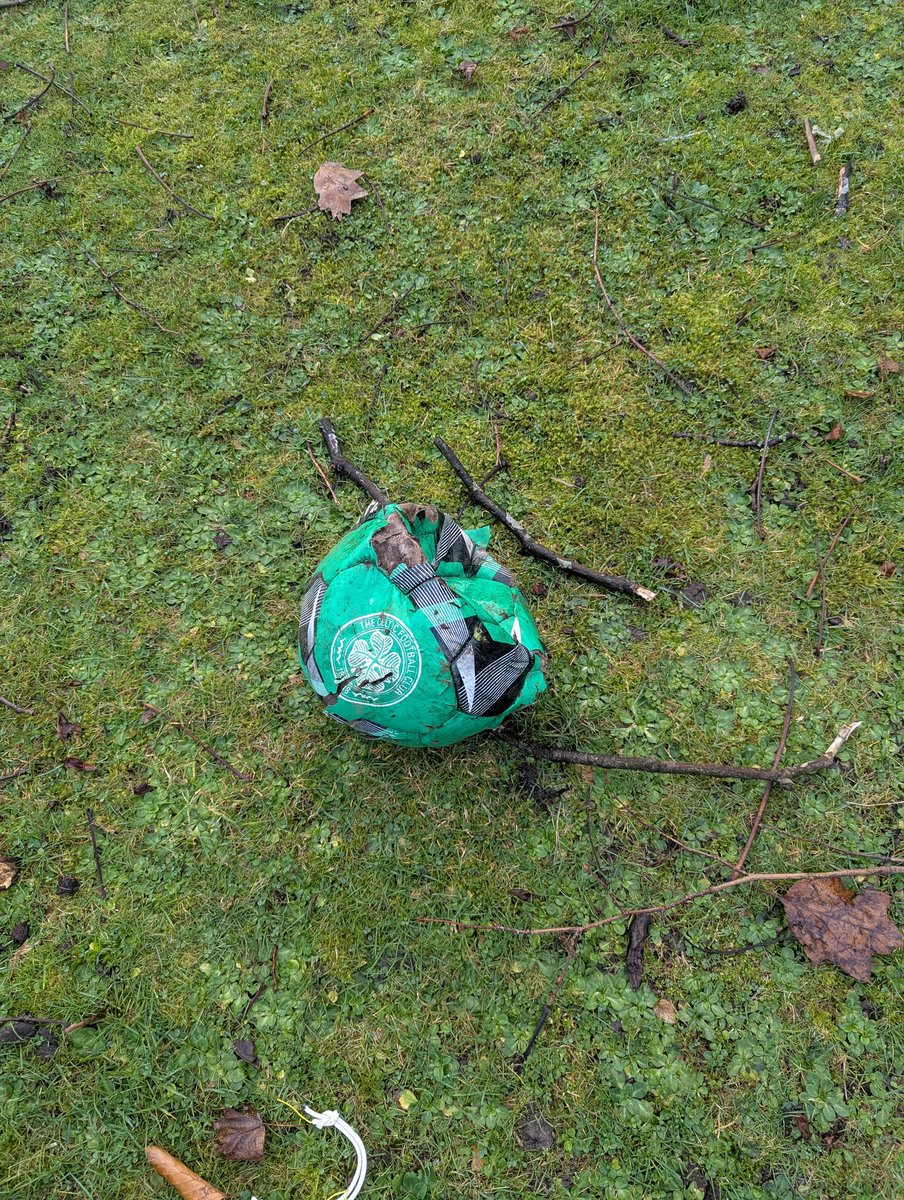 EdinburghNJS's tweet image. Was out for a walk with the dog there, and came across this on our wander.....kind of sums up where we are @CelticFC 🤔
#Celtic #CelticFC