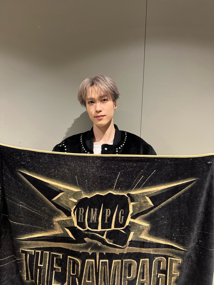 /／
𝐓𝐇𝐄 𝐑𝐀𝐌𝐏𝐀𝐆𝐄 𝐂𝐎𝐔𝐍𝐓𝐃𝐎𝐖𝐍 𝐋𝐈𝐕𝐄 𝟐𝟎𝟐𝟓→𝟐𝟎𝟐𝟔
🎊本日開催🎊
\＼

📺今夜22:00より
CL PPV配信スタート✨

🔗cl-live.com/programs/live/…

配信まであと20分🎆✨
2025年の締めくくりと2026年の幕開けを
THE RAMPAGEと一緒に迎えましょう👊⚡️

#THERAMPAGE
#藤原樹