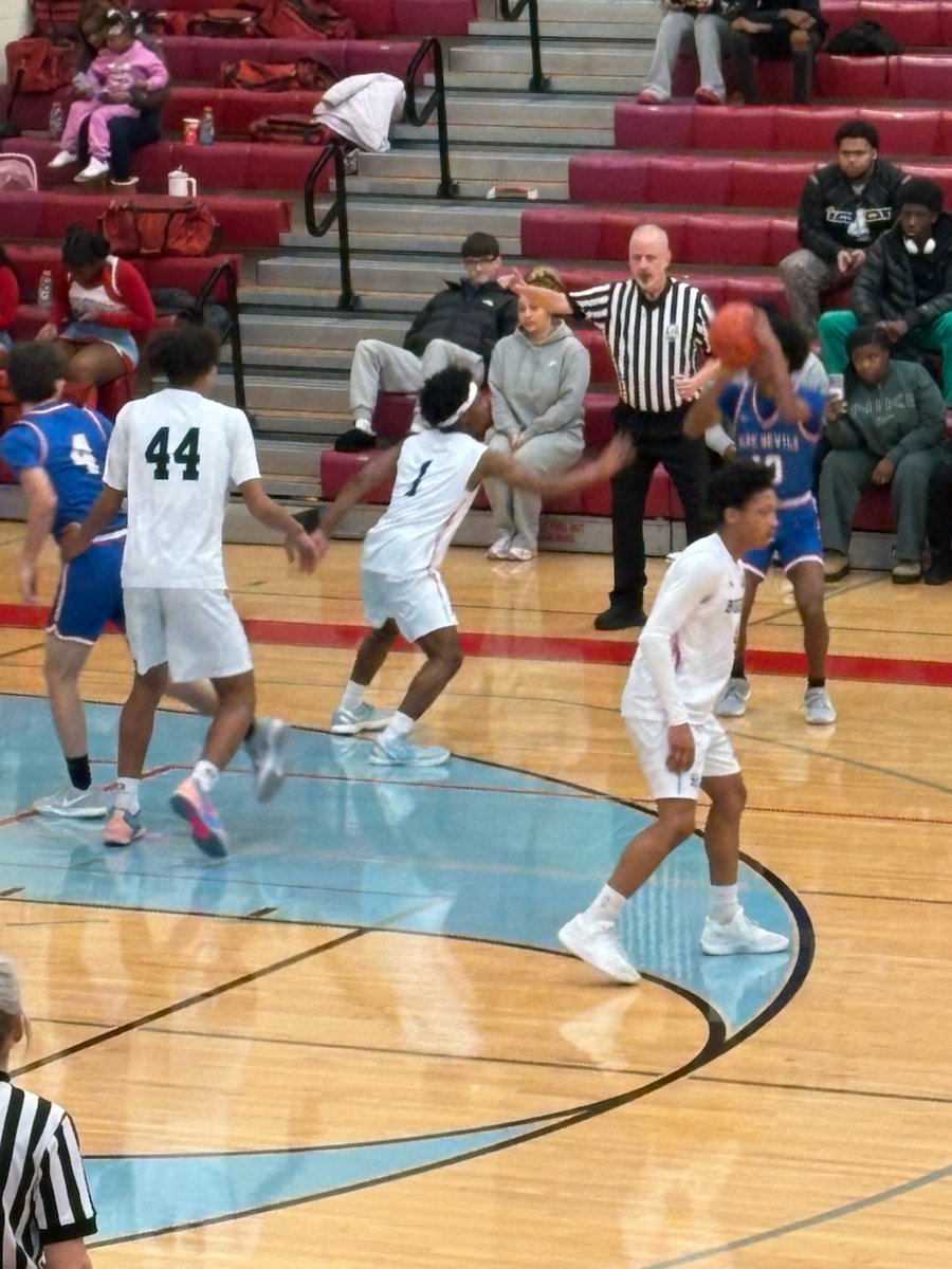 sfieldathletics's tweet image. Boys Basketball pulled off a program sweep last night over Bowsher! 😈 🏀 🧹
Great work, gentlemen!